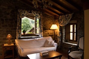 Apartment, Private Bathroom | Lounge - Molino de Yera (Vega de Pas)