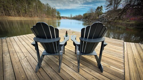 Lakefront Home - Private Dock, Kayaks, Game Room, Fire Pit, Pet-Friendly