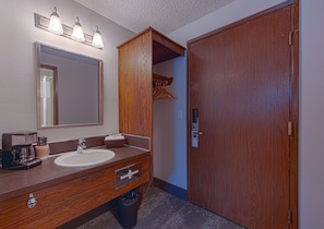 Ensemble douche/baignoire, serviettes fournies