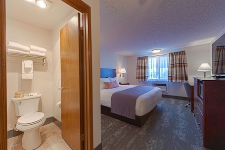 Individually furnished, desk, laptop workspace, free WiFi
