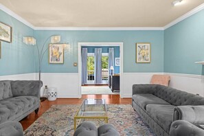 Smart TV, fireplace, video games, DVD player