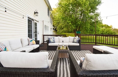 Pets? YES! Hot Tub ★ Gym ★ Firepit ★ Game Room ★ Path to Winery