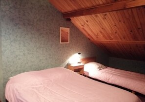 3 chambres, fer et planche Ă repasser, Wi-Fi, draps fournis