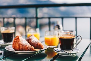 Desayuno inglés (MXN 150 por persona) 