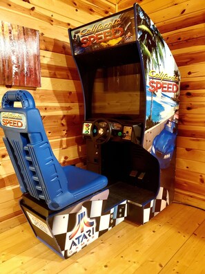 Games room - Easy Drive Resort Cabin w/ Hot Tub, Mtn View, and Resort Pool Near National Park (Gatlinburg)