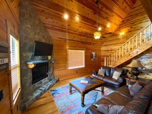 Smart TV, fireplace - Easy Drive Resort Cabin w/ Hot Tub, Mtn View, and Resort Pool Near National Park (Gatlinburg)