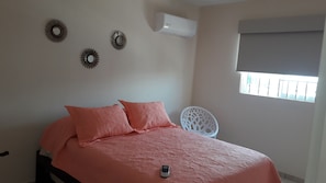 3 habitaciones, tabla de planchar con plancha y wifi