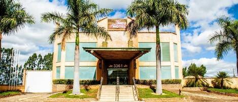 Fachada da propriedade