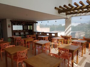 Petit déjeuner buffet compris tous les jours