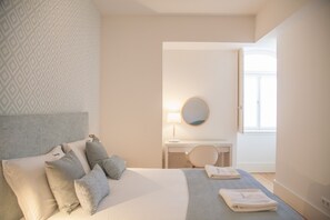 2 bedrooms, iron/ironing board, free WiFi, bed sheets - FLH Augusta's Arch Design Apartment (Lisbon)