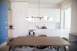 Dining - FLH Augusta's Arch Design Apartment (Lisbon)