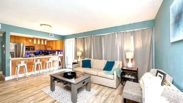 Fernseher, Kamin, Arbeitsbereiche