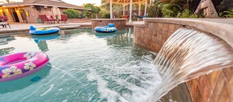 Private Resort style villa at San Diego-heated salt pool-Hot Tub-86" TV