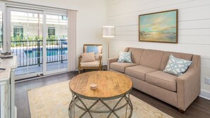 Interior detail - 400 Ocean Suites by Lighthouse Vacations (St. Simons Island)