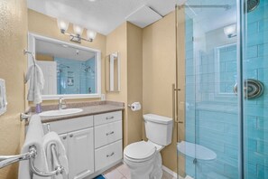 Combined shower/bathtub, hair dryer, towels, soap