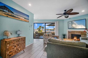 TV, fireplace