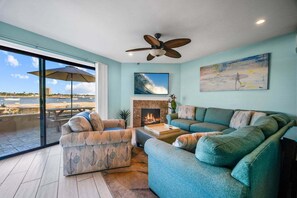 TV, fireplace - Bayfront Beach Condo on Boardwalk + King Master (San Diego)