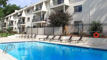 Kolam renang outdoor