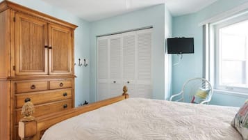 2 habitaciones, escritorio, tabla de planchar con plancha y wifi