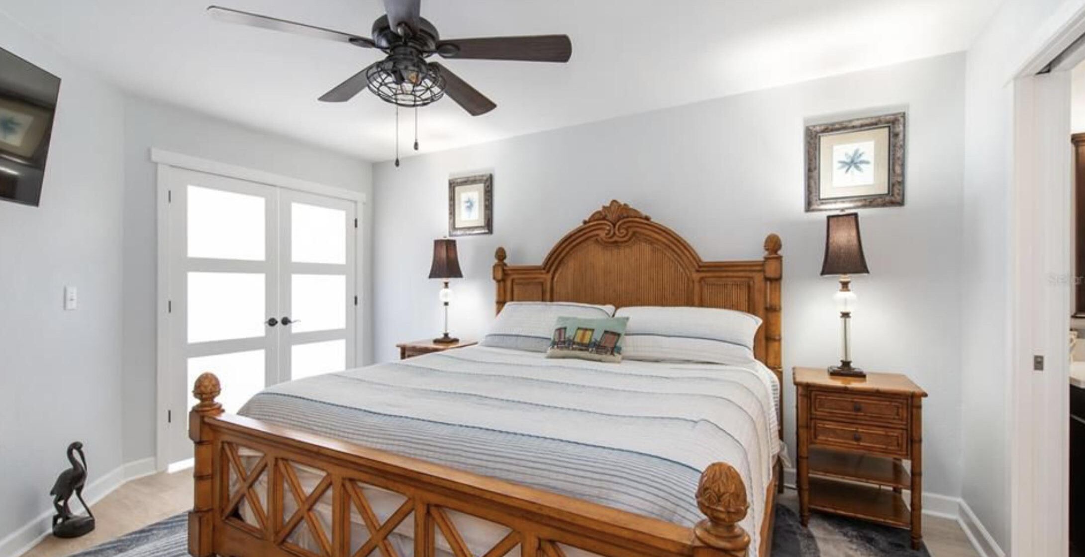 2 多间卧室、办公桌、免费 WiFi