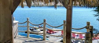 The Cozy Canadian Lake House