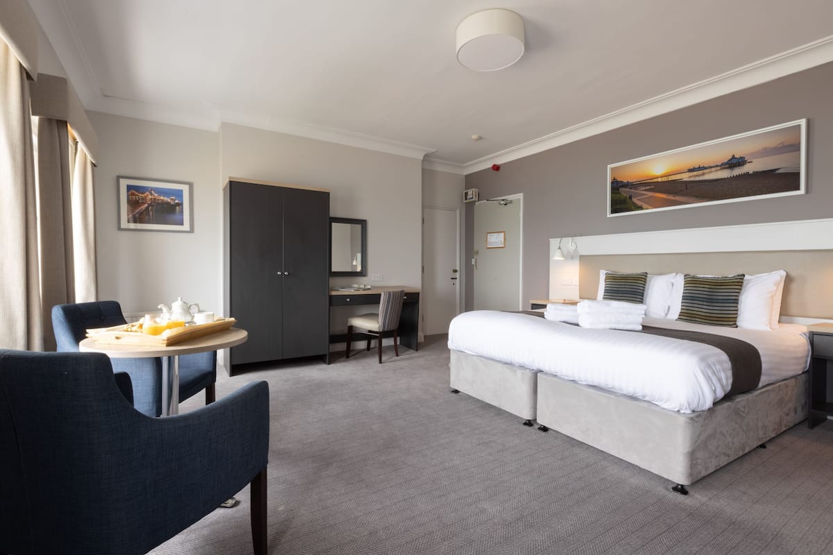 Superior Double Room, 1 Double Bed, Sea View | Desk, iron/ironing board, free WiFi, bed sheets
