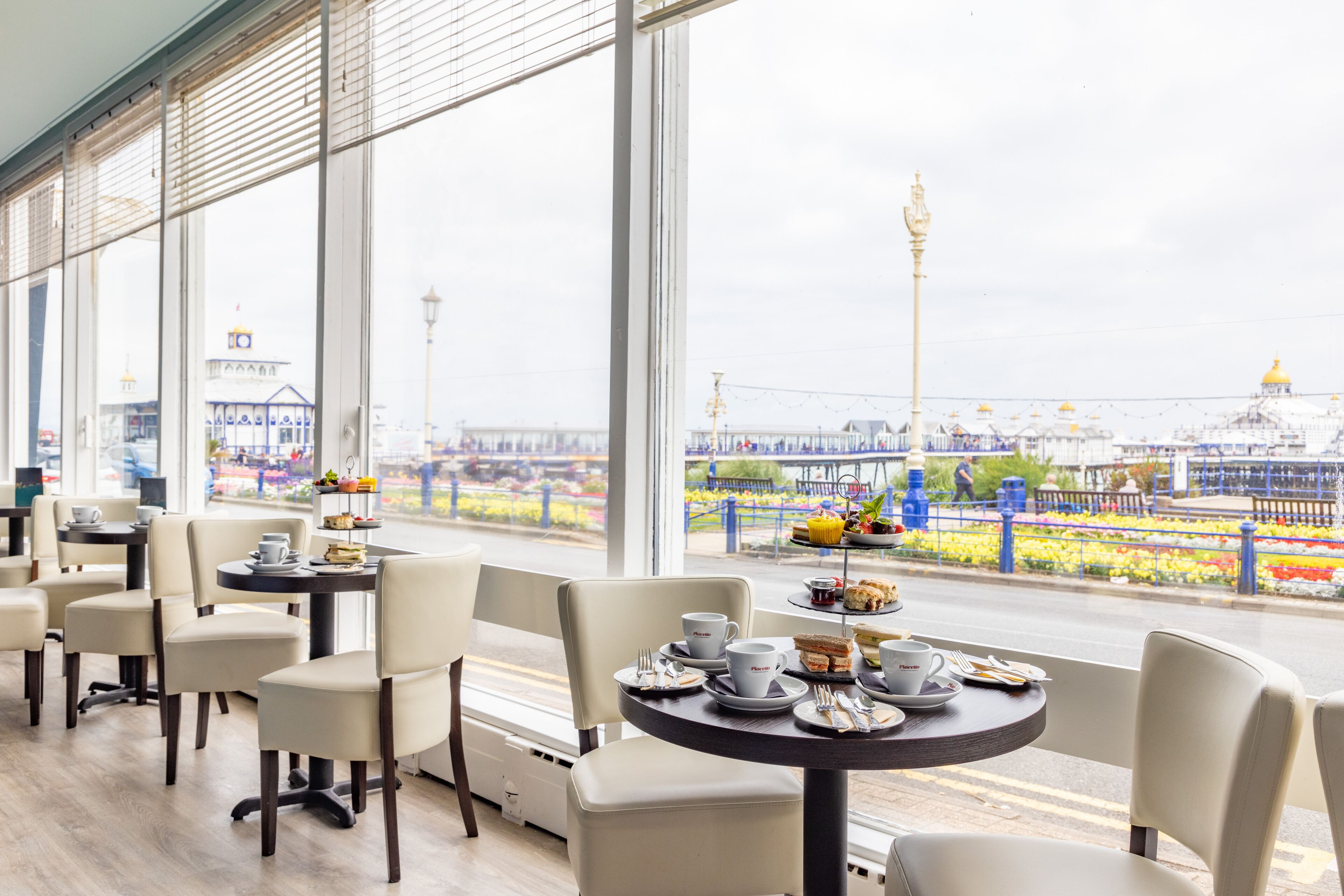 غرفة لتناول الطعام