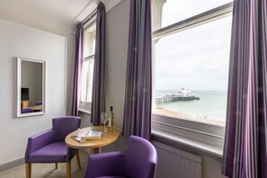 Meja kerja, setrika/meja setrika, Wi-Fi gratis, dan seprai linen