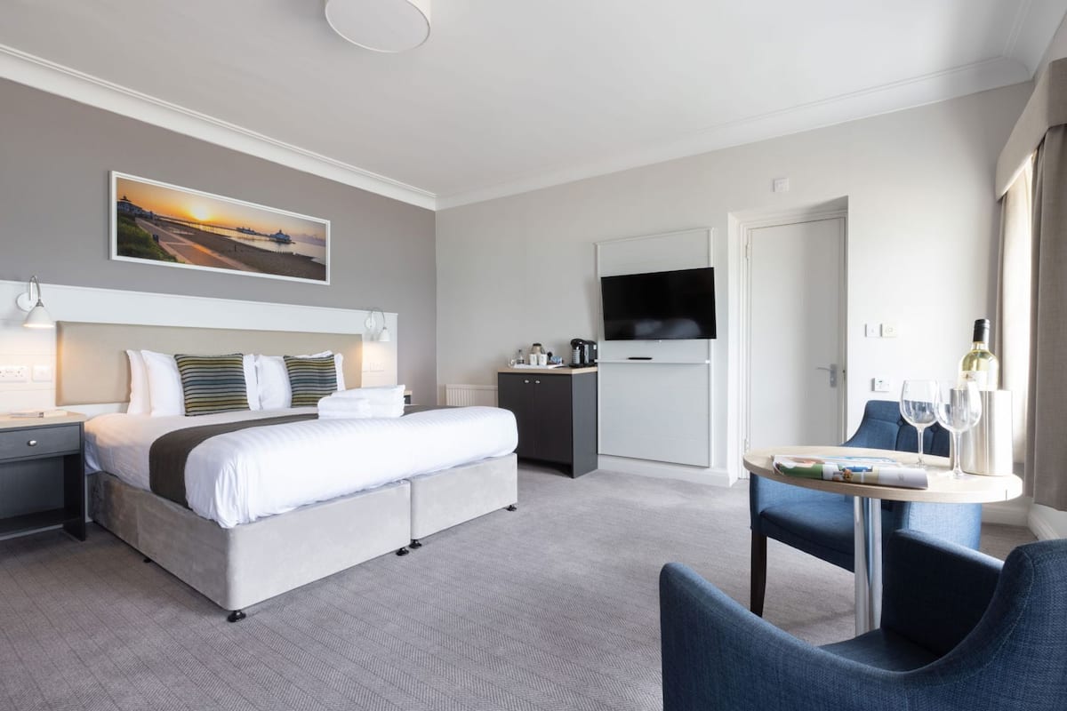 Desk, iron/ironing board, free WiFi, bed sheets