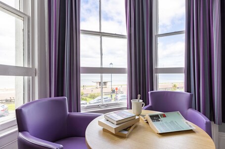 The Marine Hotel - Image 6