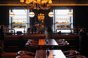 Bar (on property) - Royal Whitby (Whitby)