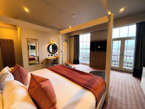 Four Poster Room | Skrivebord, wi-fi (inkludert) og sengetøy