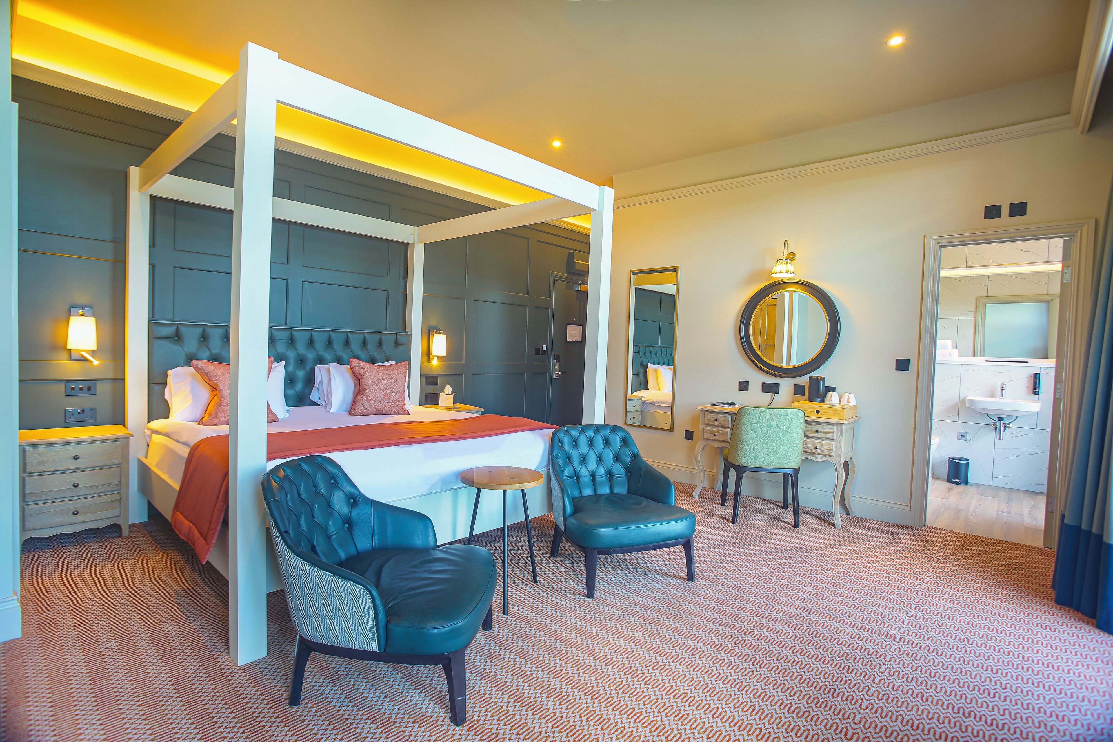 Four Poster Room | Schreibtisch, kostenloses WLAN, Bettwäsche