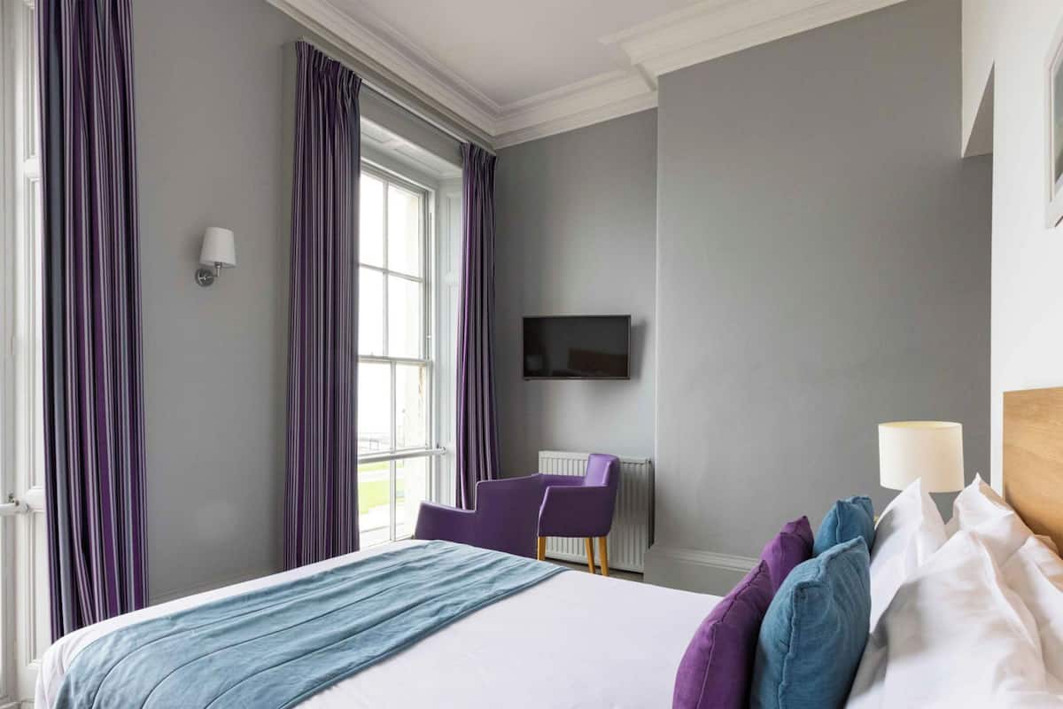 Desk, WiFi (free), bed sheets