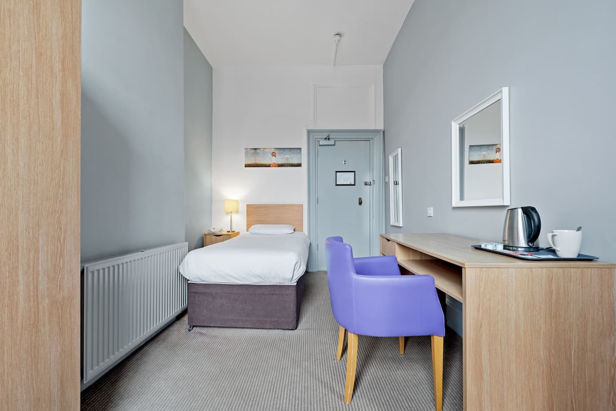 Standard Single Room | Free WiFi, bed sheets