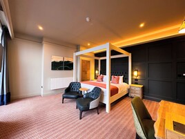 Four Poster Room | Escrivaninha, Wi-Fi de cortesia, roupa de cama