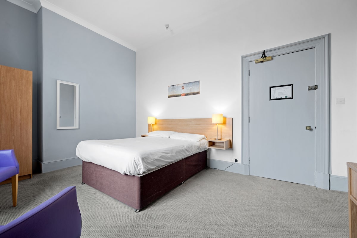 Standard Double Room | Free WiFi, bed sheets