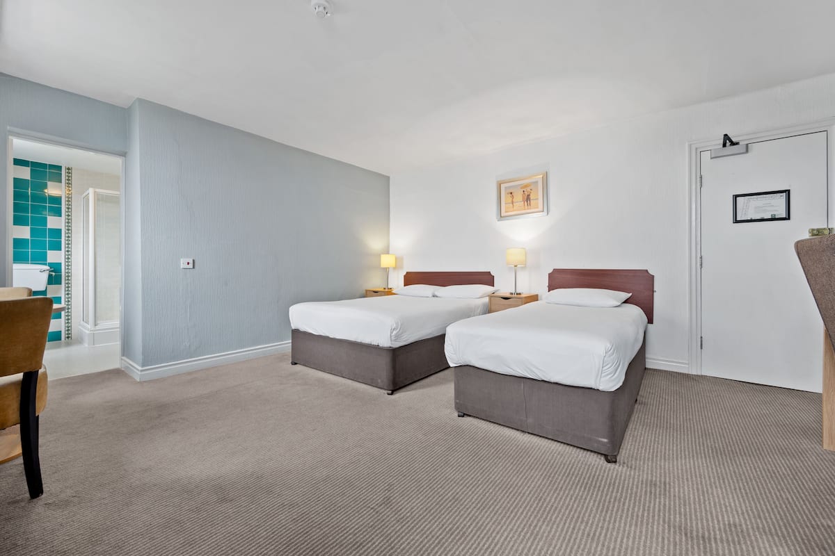 Family Room | Free WiFi, bed sheets