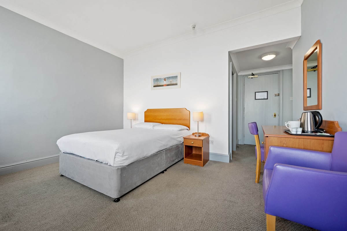 Standard Double Room With Sea View | Free WiFi, bed sheets