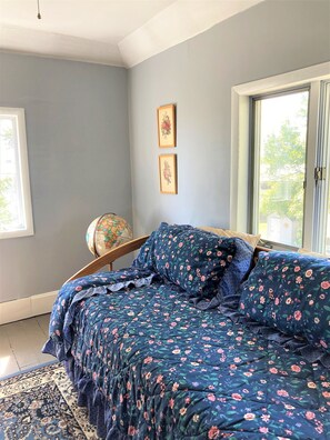 4 bedrooms, iron/ironing board, travel cot, WiFi