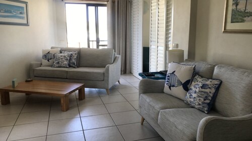 Ashwood | Ocean Views Opposite Kings Beach