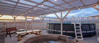 Sunlight Retreat - 2.5 Acres, Pool, Spa, Desert