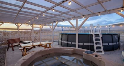 Sunlight Retreat - 2.5 Acres, Pool, Spa, Desert