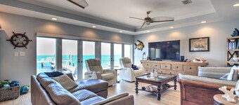 OCEANFRONT POOL HOUSE WITH 5 BEDROOM 3 BATH, SLEEPS 12 GUESTS. 