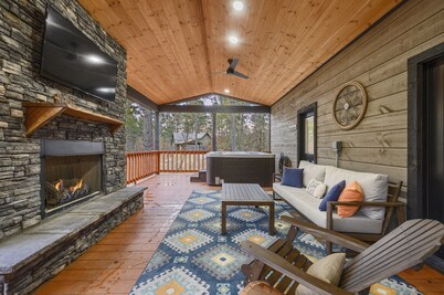 Single Family Perfection-LUXE Mstr Ensuite w/Xtras