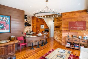 Bar (on property) - 1BR Suite in a Gorgeous Antebellum Mansion (Charleston)