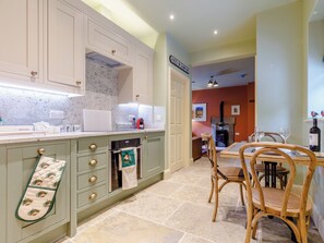 Oven, dishwasher
