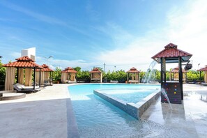 2 piscinas al aire libre