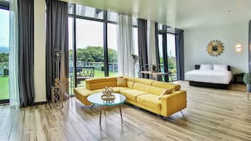 Suite, 1 Bedroom, Terrace (Savvy)
