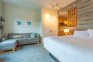 Desk, laptop workspace, iron/ironing board, free WiFi - TownePlace Suites by Marriott Raleigh-University Area (Raleigh)